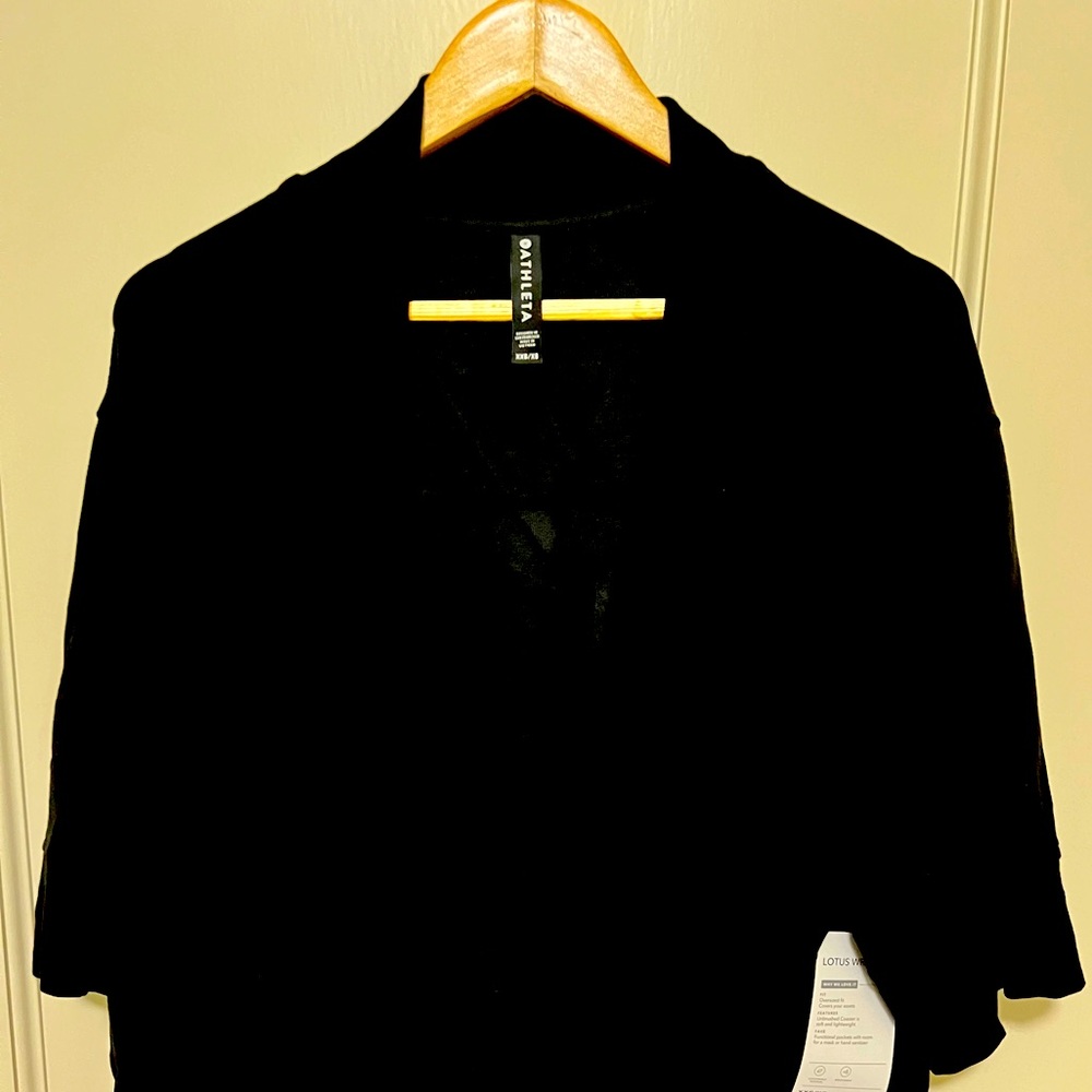 Athleta Lotus Wrap. NWT. Never been worn. Black Size XXS/XS